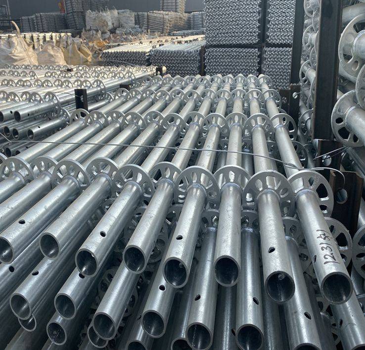 為什么盤扣腳手架比扣件式鋼管腳手架貴了2倍？ (圖1)